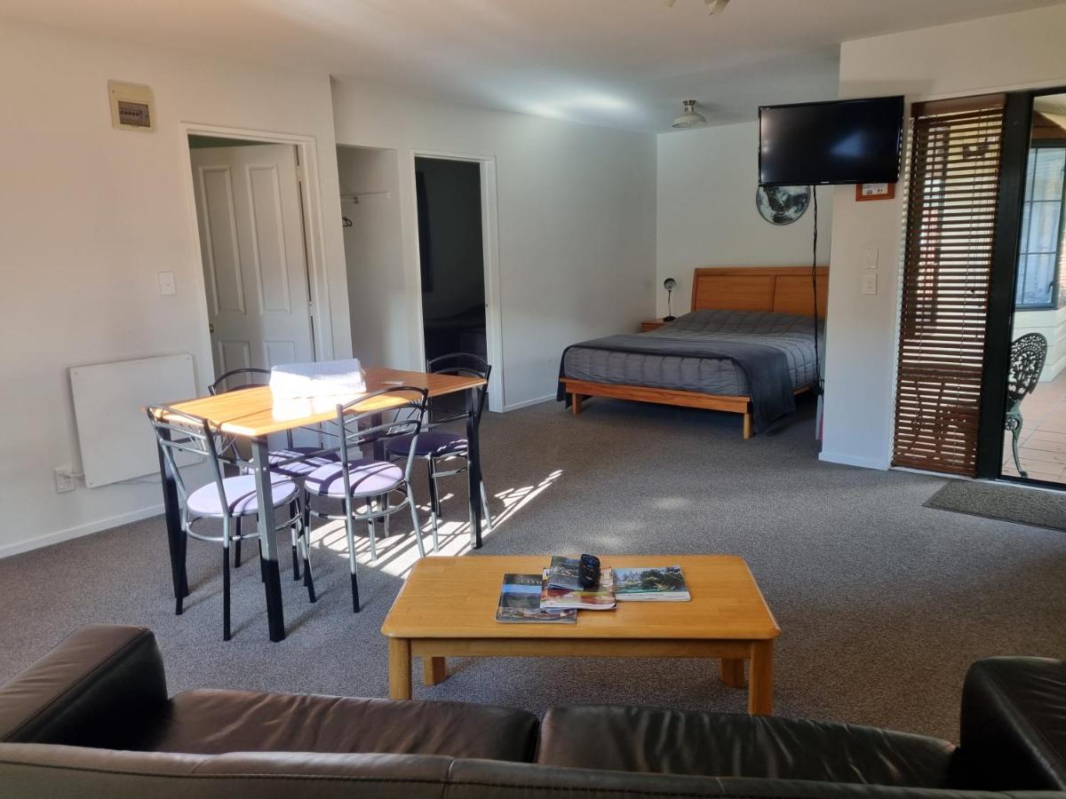 האנמר ספרינגס Glenalvon Lodge Motel מראה חיצוני תמונה